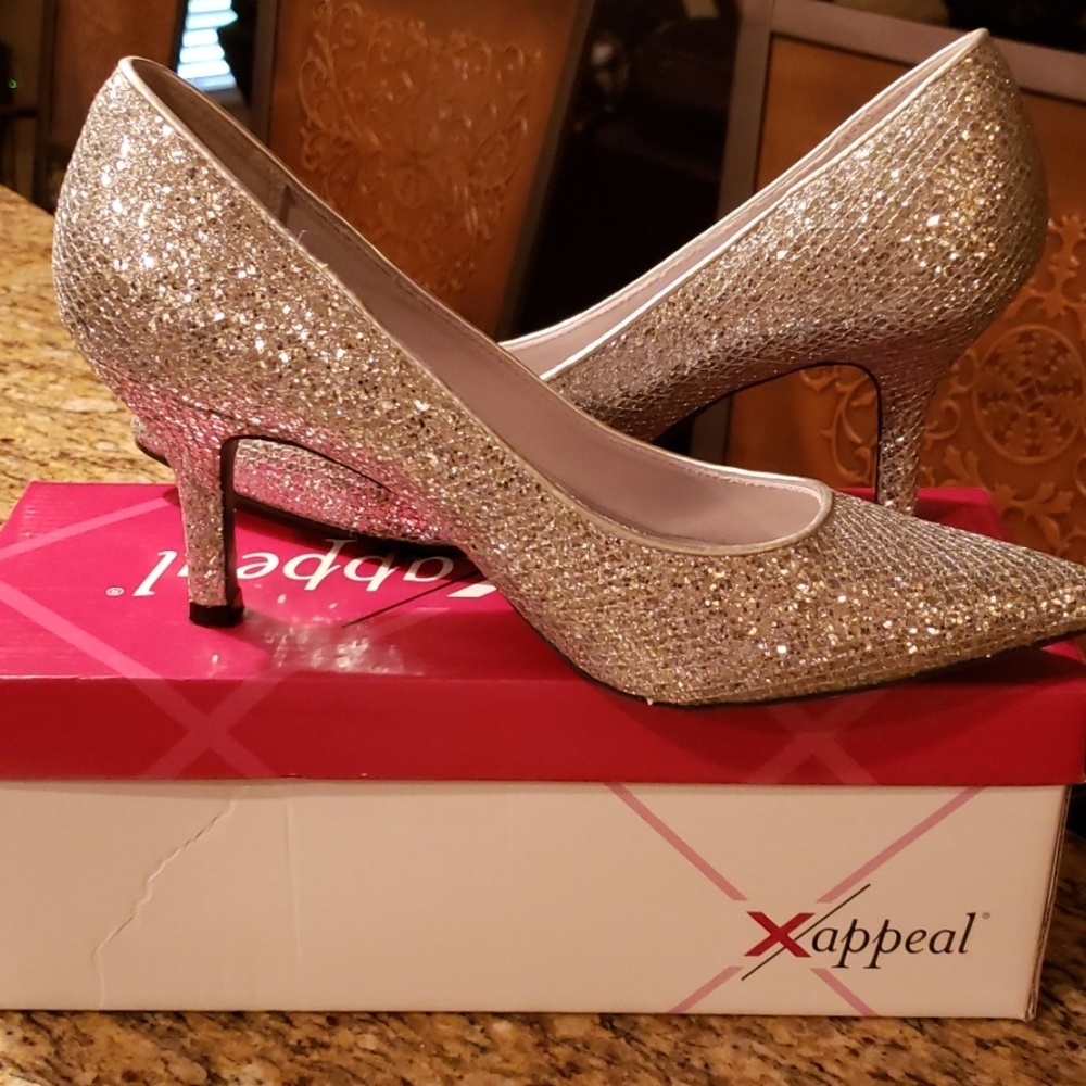 Like new silver sparkle heels